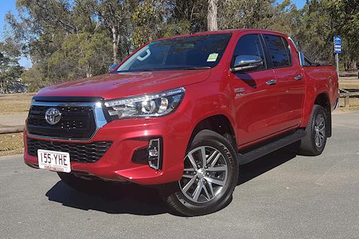 HiLux 4x4 SR5 Extra-Cab Pick-up | Sci-Fleet Toyota